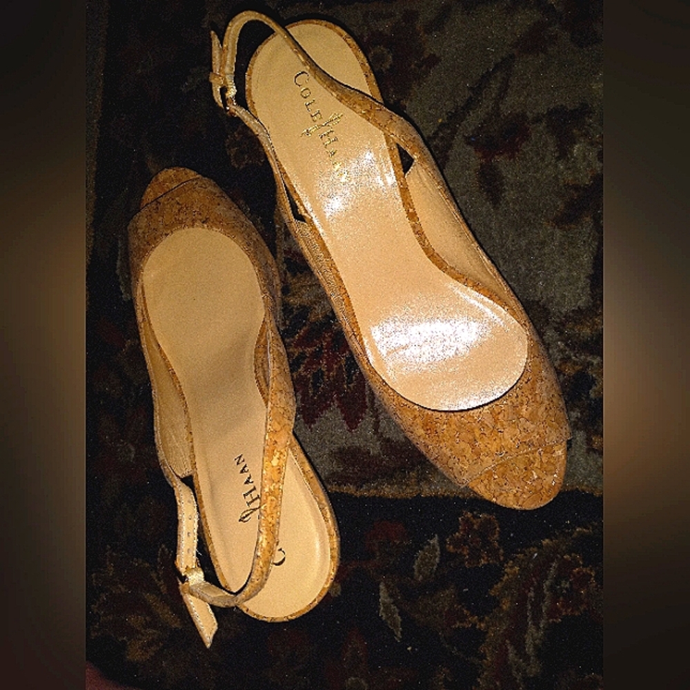 COLE HAAN Cork Open-Toe Stacked Heel Sandals. 9.5 - Picture 2 of 9